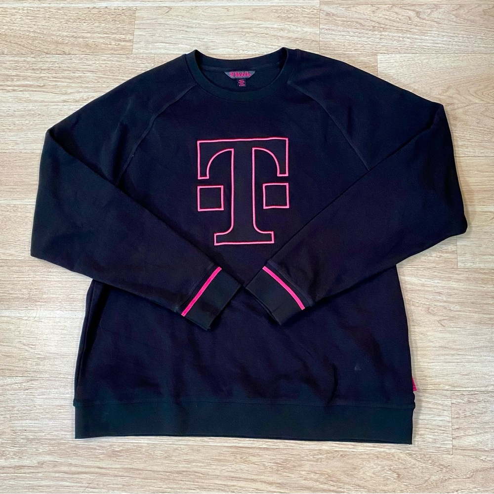T-Mobile Crewneck Men’s Large Black & Pink Employee Uniform Workwear Sweatshirt